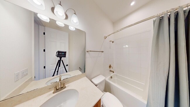 Building Photo - 4BR/ 4.5BA Beautiful Home In Eagles Landing