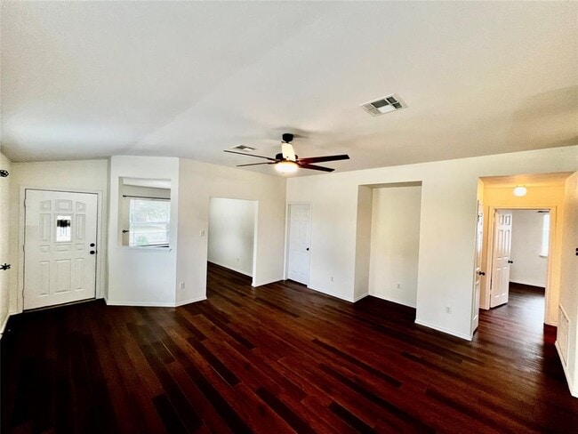 Building Photo - 116 Spur Cove