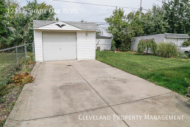 Building Photo - Updated Garfield Hts Bungalow