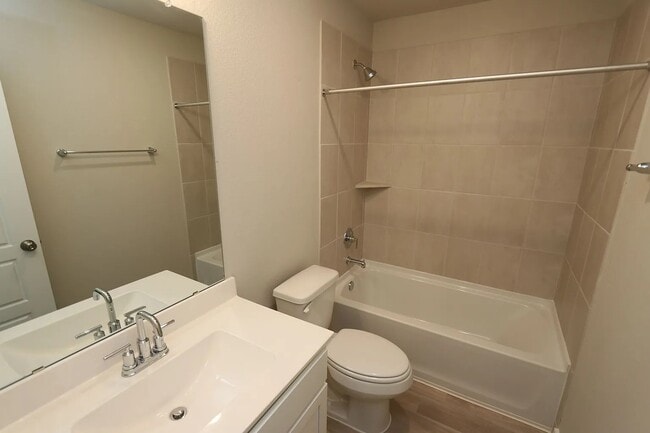 Building Photo - 4961 Perennial Ln