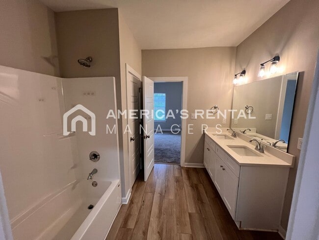 Building Photo - Home for Rent in Bay Minette, AL!! View with 48 Hours Notice!