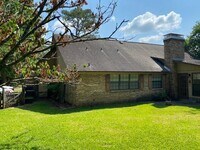 Building Photo - 2300 Aster Way