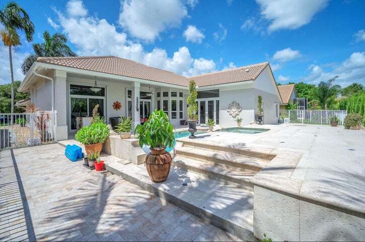 Primary Photo - 10857 Japonica Ct
