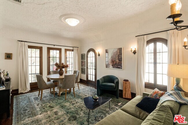 Building Photo - 144 S Orange Dr