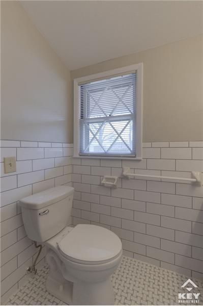 Building Photo - 1143 Patricia St