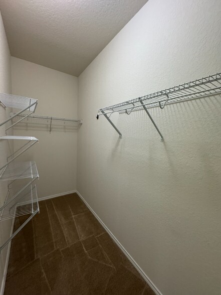 Building Photo - 206 Elderberry