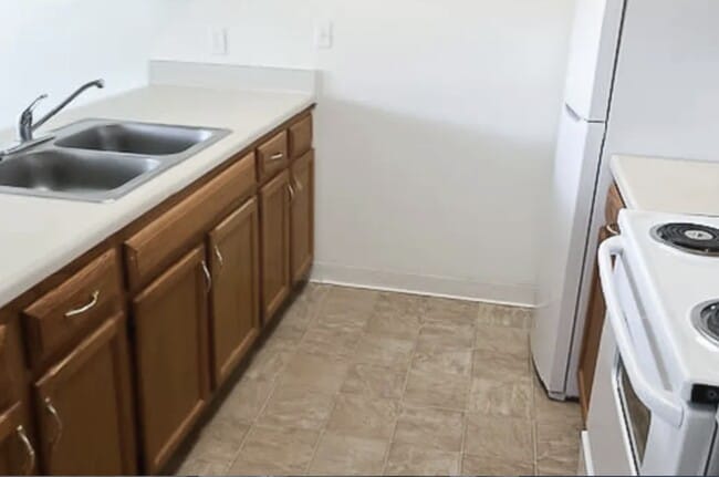 Building Photo - 421 W Water St