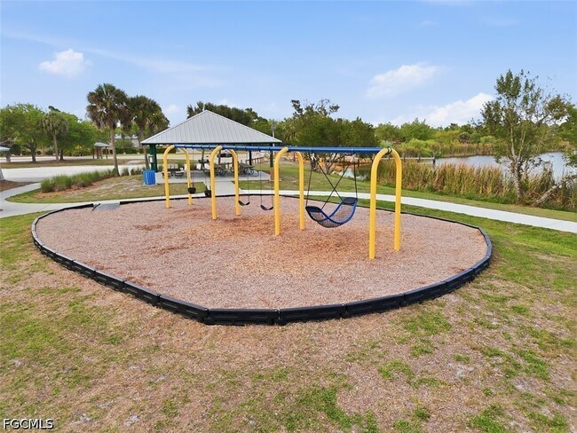 Building Photo - 10045 Amicola St