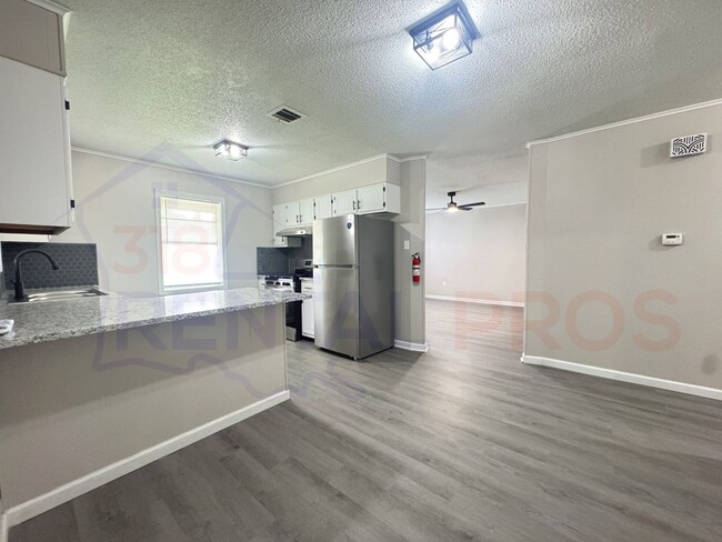 Building Photo - Updated 3 Bed 1 Bath Home in Grambling!