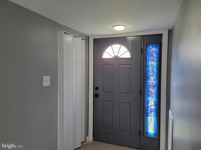 Building Photo - 2515 Cottonwood Ct