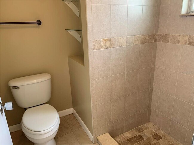 Building Photo - 3370 Springmill Cir