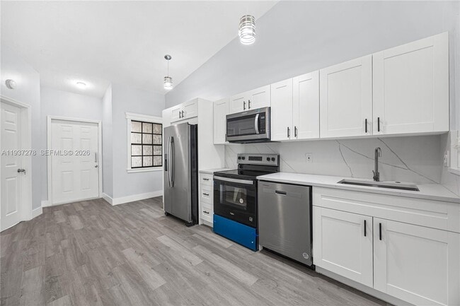 Building Photo - 3639 NW 83rd Ln