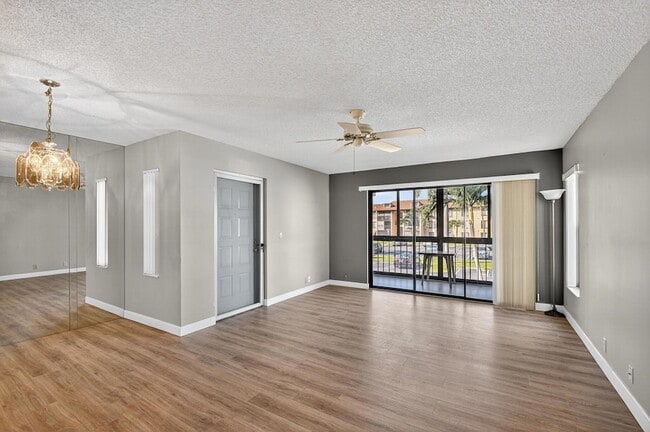 Building Photo - 805 Sky Pine Way