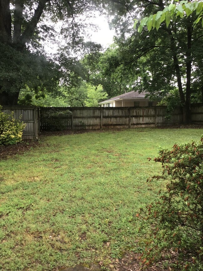 Building Photo - 1124 Hatchie St