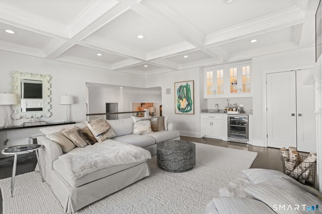 Building Photo - 228 Eastlawn St