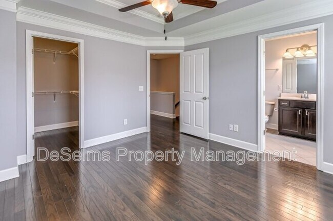 Building Photo - 5556 Prada Dr
