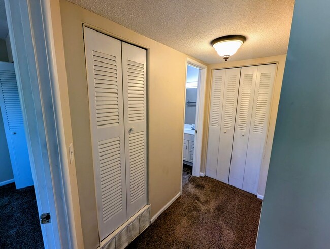 Building Photo - Modern 1BR Condo at Pembroke Gardens – Balcony, Pool Access & Utilities