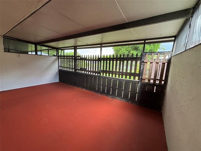 Building Photo - 6837 SW 39th Dr
