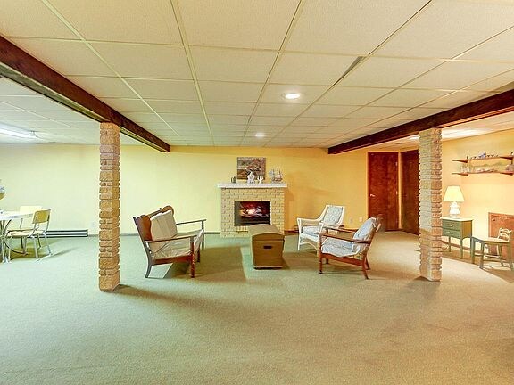 Building Photo - 13300 W Sunny View Dr