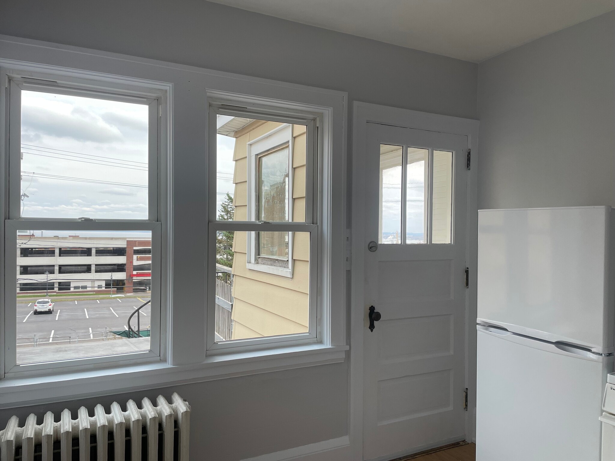 Kitchen - 320 E 5th St