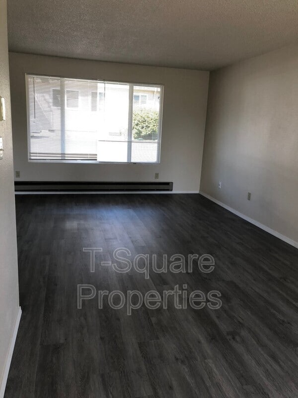 Building Photo - 601 Avenue A Ave
