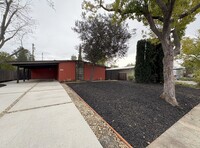 Building Photo - Newly Remodeled Single Family Home Availab...