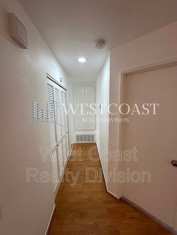 Building Photo - 2823 Andover Ave