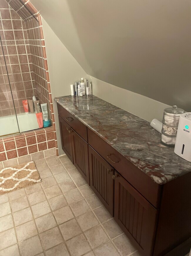 Bath - 2195 Long Ridge Rd