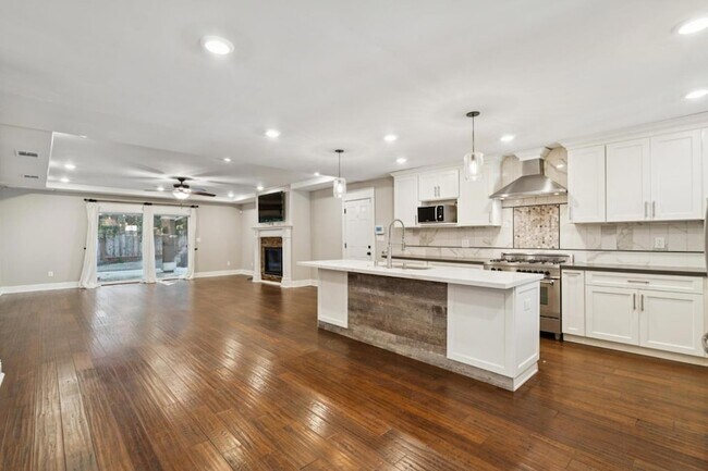 Building Photo - 2081 Buttner Rd