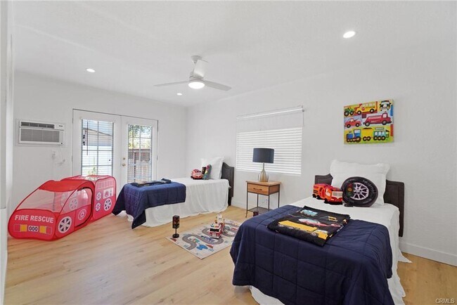 Building Photo - 3636 Gardenia Ave