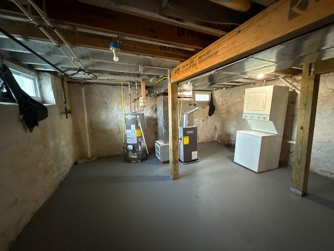 Building Photo - Beautiful Three - Bedroom Home In Baltimore