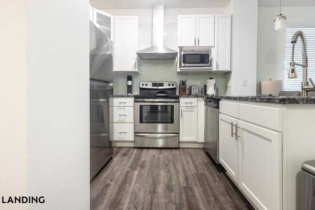 Building Photo - 4921 Pretty Lake Ave