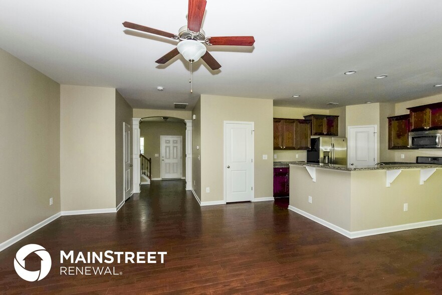 Building Photo - 309 Augustus Lane