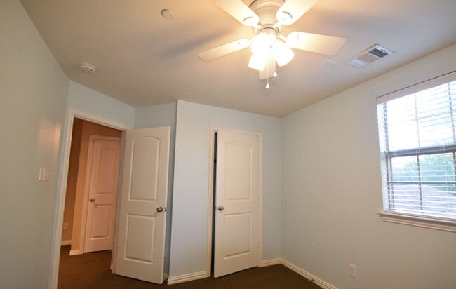 Building Photo - Beautiful 2 bed, 2.5 Bath Townhome in Plano