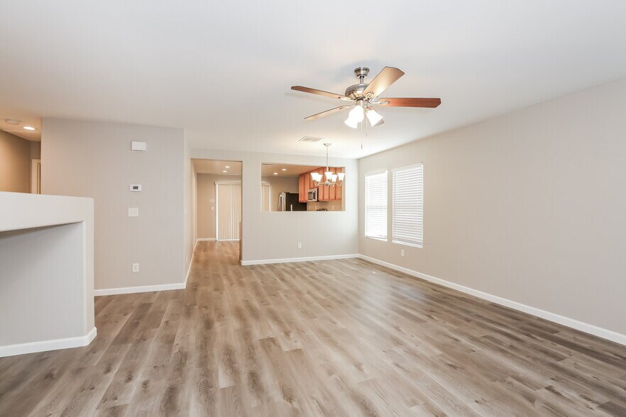Building Photo - 8328 N Highland Ranch St