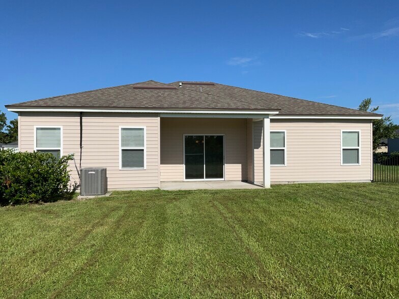 Building Photo - 8116 Golden Bamboo Dr
