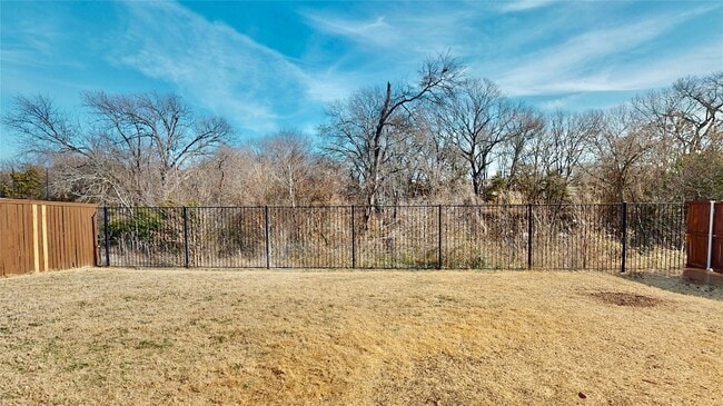 Building Photo - 2914 Whispering Pine Blvd