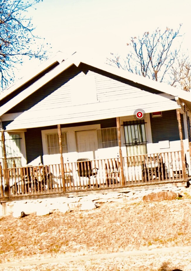 Front entrance with porch - 1816 Evans Ave