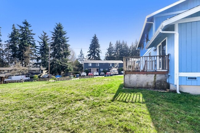 Building Photo - 14115 Admiralty Way