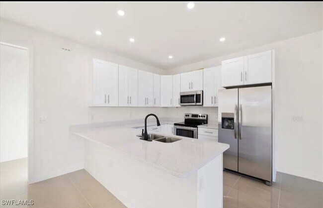 Building Photo - 7004 Brazil Ct