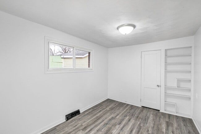 Building Photo - 151 Belle Ave NW