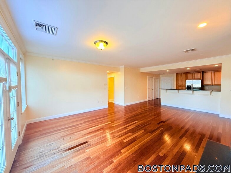 Building Photo - 83 Fairmount Ave