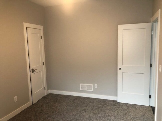 Building Photo - Brand New 3 Bedroom Townhome for Rent nestled in Dakota Dunes, SD!