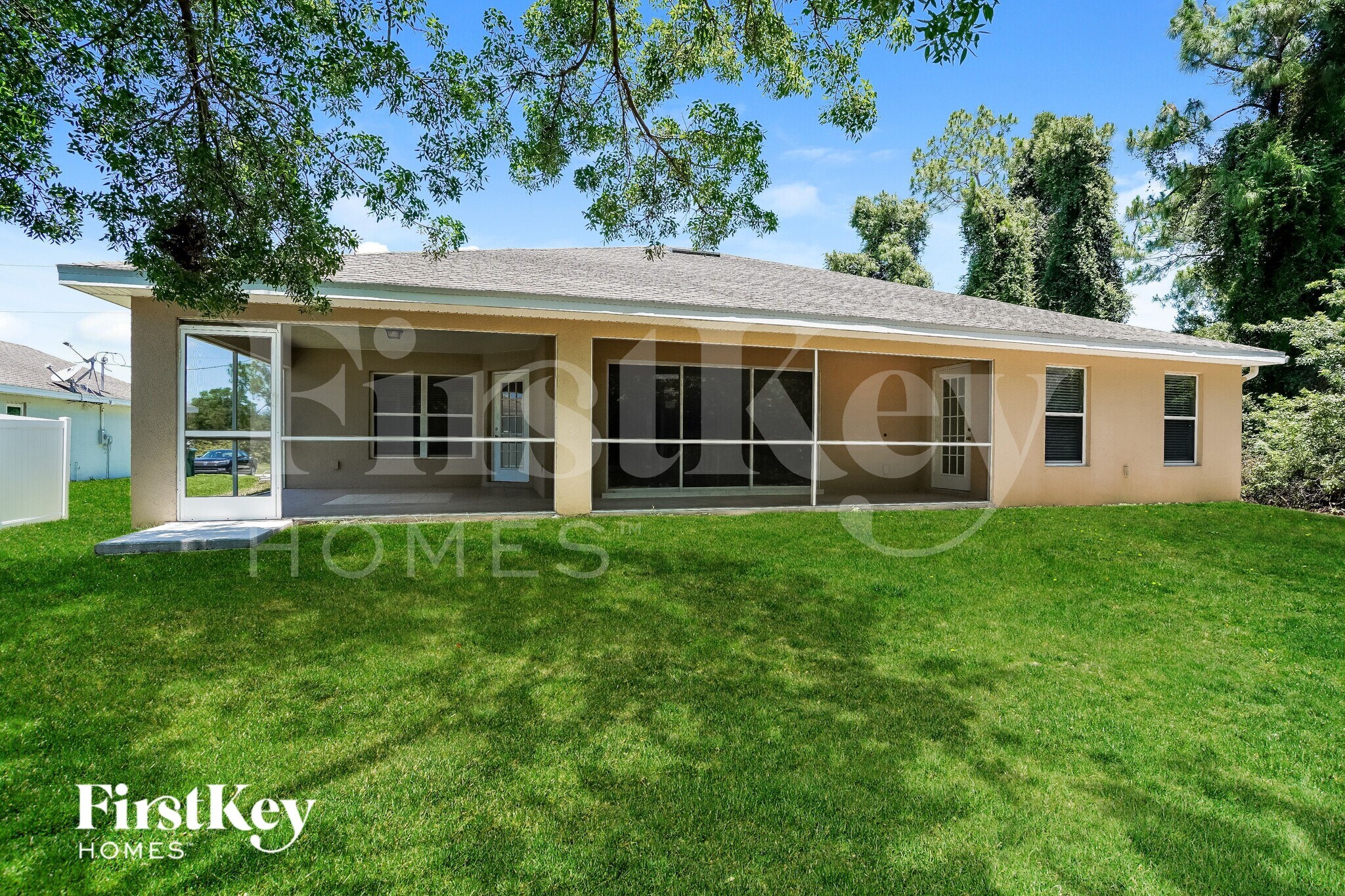 Building Photo - 1002 NE 33rd Ln