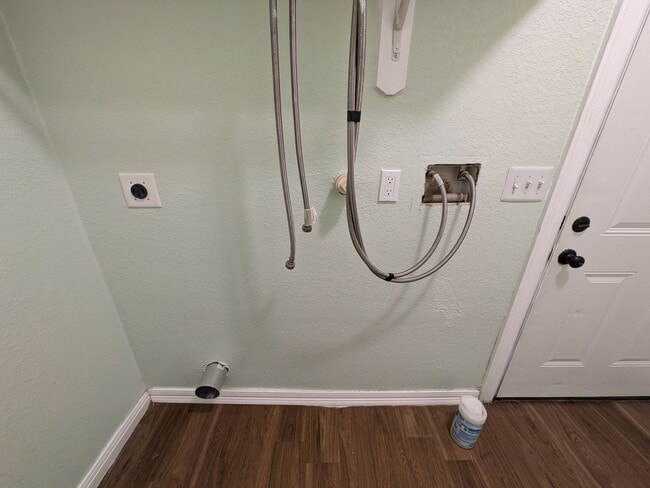 Building Photo - 2905 Pecos St