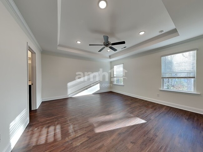 Building Photo - 15717 Thomas Rd