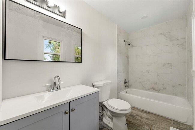 Building Photo - 3981 Rutgers Dr SW