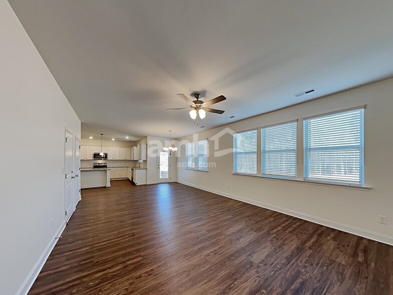 Building Photo - 216 Latitia Lane