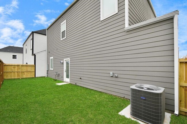 Building Photo - 407 Stonework Garden Ln