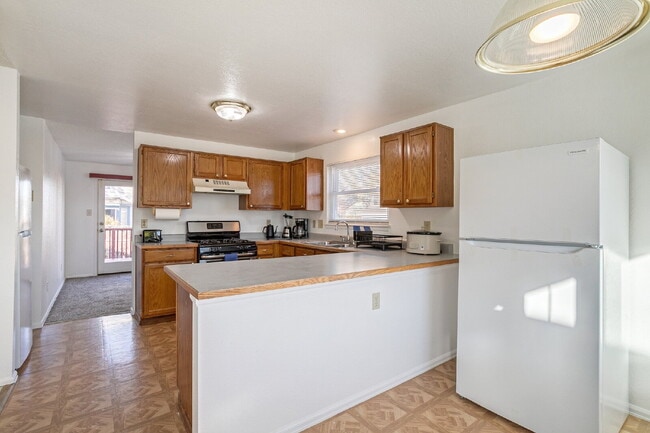 Building Photo - Private Room with a shared bath for Rent in Westminster!!!